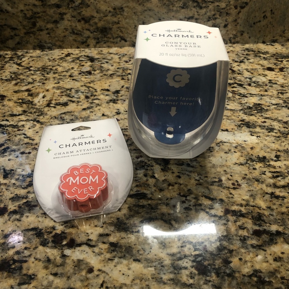 Hallmark Charmers Glass & Best Mom Charm